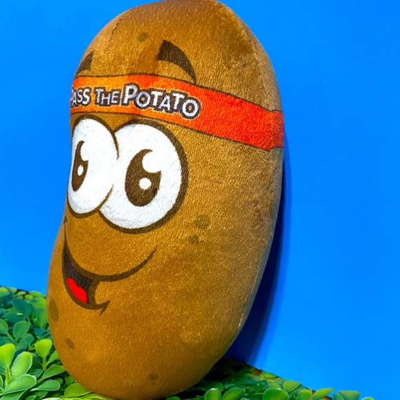 PASS THE POTATO GAME MOVE 2 PLAY POTATO PLUSH WORKS! FUN GAME - Picture 2 of 6